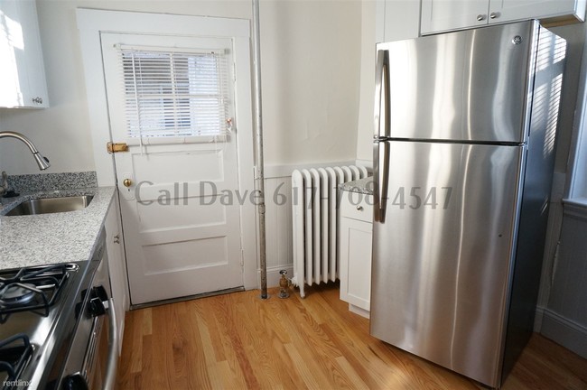 Building Photo - 3 br, 1 bath  - 294 Harvard St # 987