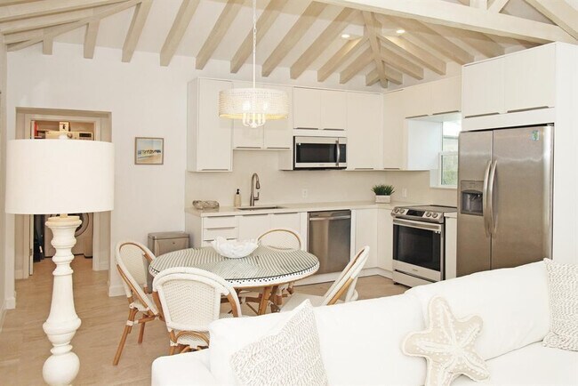 Foto del edificio - 221 Princeton Dr