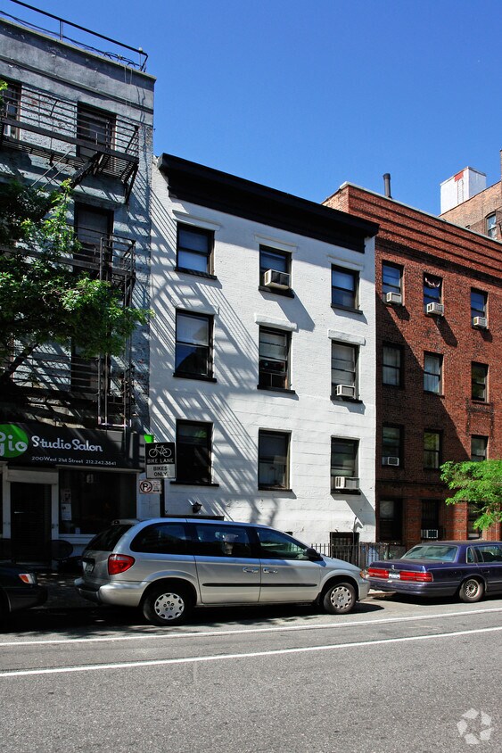 Primary Photo - 204 W 21st St