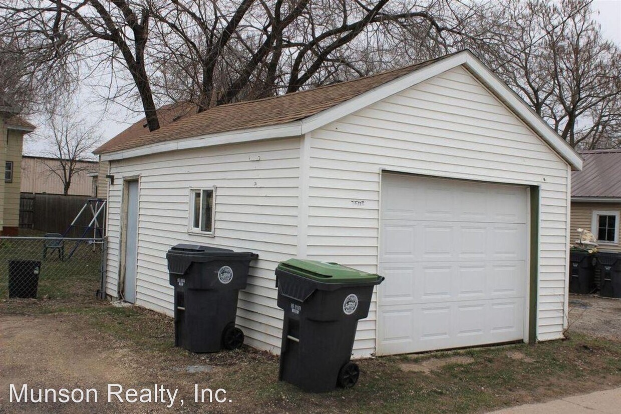 Building Photo - 4 br, 2 bath House - 1606 Denton St.