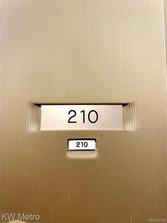 Foto del edificio - 2440 Parmenter Blvd