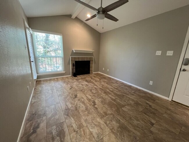 Building Photo - 1318 WESTHEIMER #217