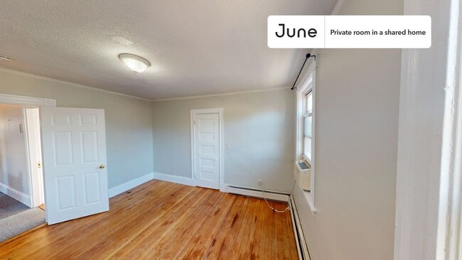 Building Photo - Room in Shared 5 bed/2 bath home