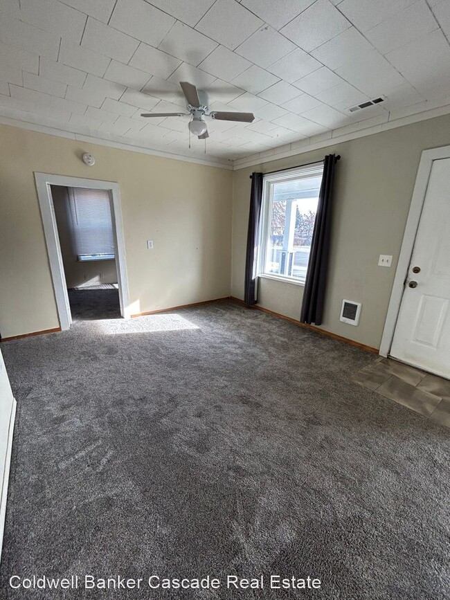 Building Photo - 4 br, 1 bath House - 311 E Court ST