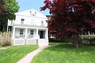 Building Photo - 12 Bull St