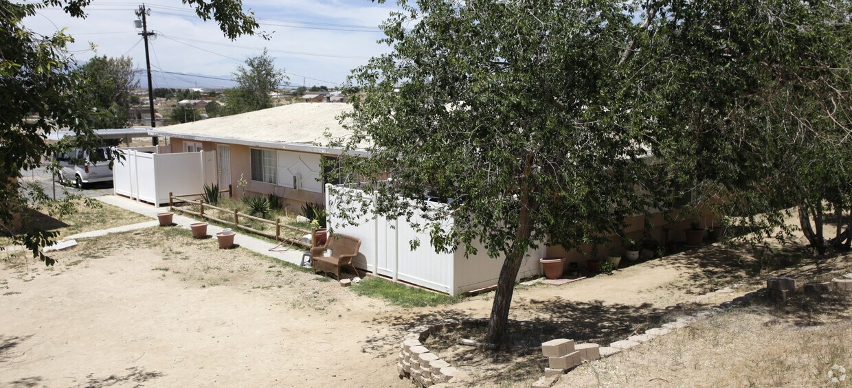 Primary Photo - 16376-16384 Solvang Ave