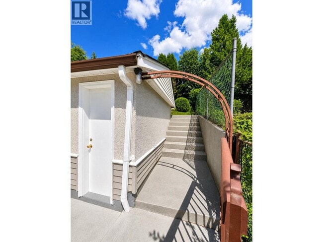 Building Photo - 4409 Marine Dr