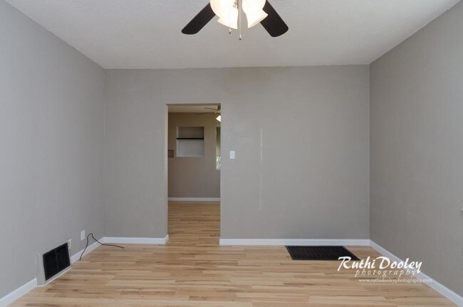 Foto del edificio - 1620 Kinsella Ave