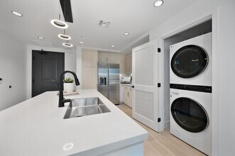 Interior Photo - Begonia Place