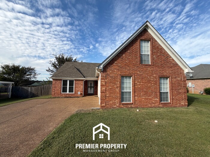 Foto principal - 270 Village Dr