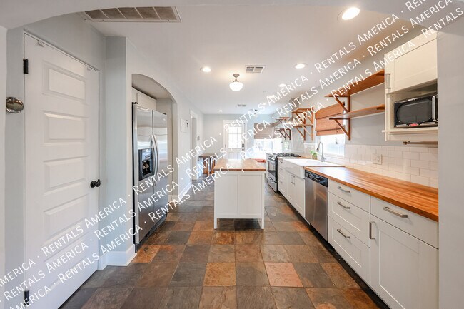 Foto del edificio - 724 E Portland St