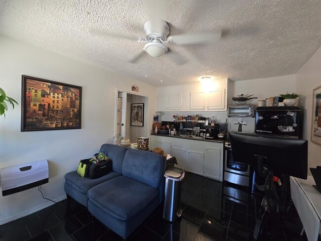 Building Photo - 6901 Aries Ln