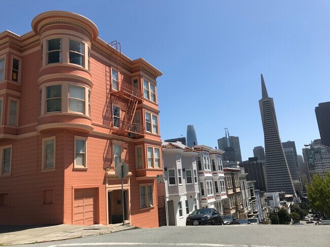 Building Photo - 285 Green St