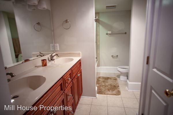Building Photo - 410 Pittsboro St