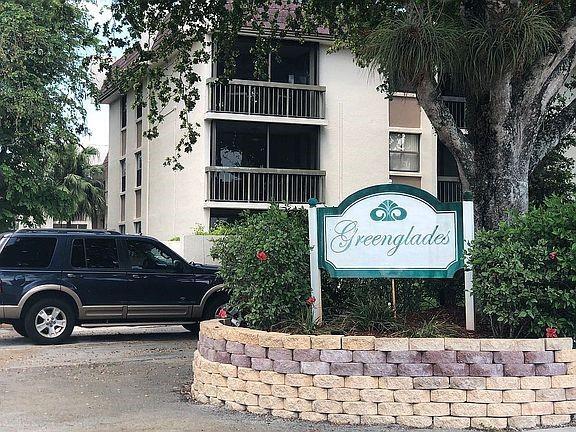 Foto del edificio - 8433 Forest Hills Dr