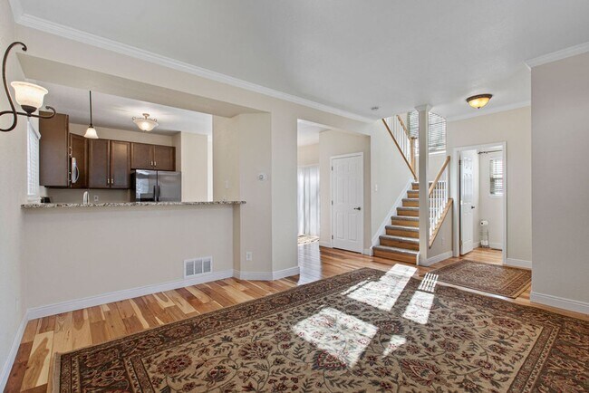 Building Photo - 3 Bedroom completely remodeled home in For...