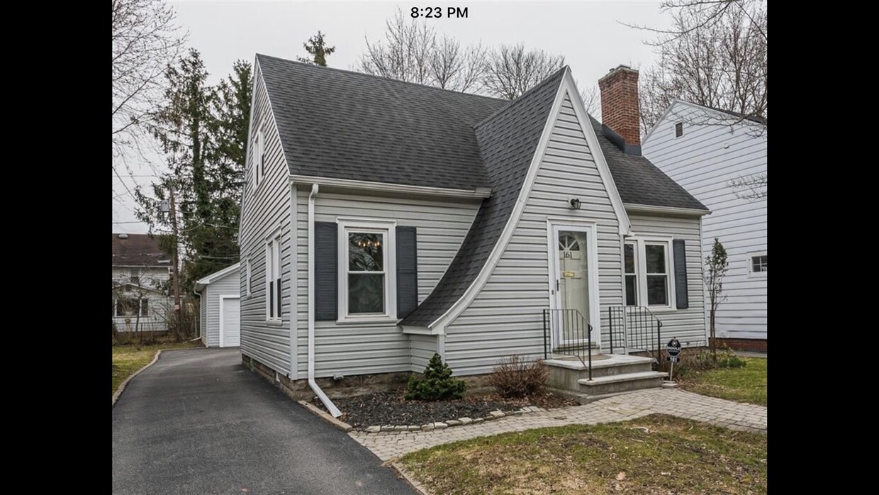 Primary Photo - 161 Rossiter Rd