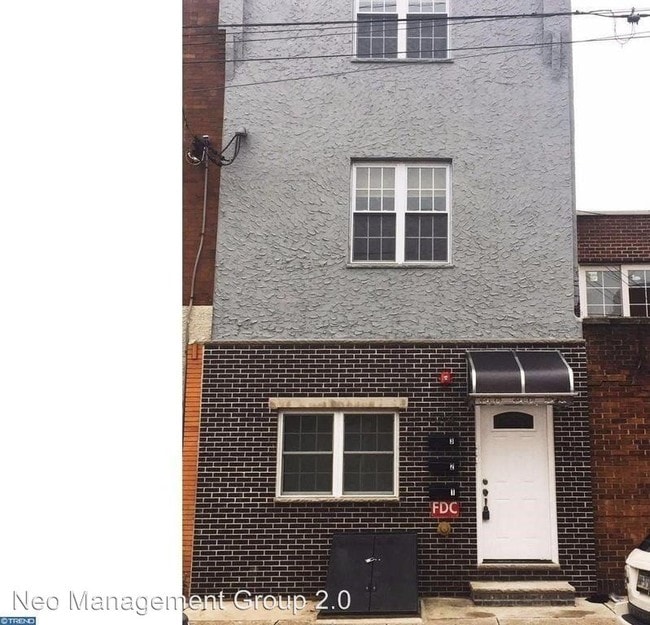 Building Photo - 634 Tasker St