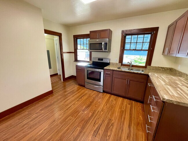 Foto del edificio - Charming 2-Bedroom Home in Prime Tacoma Lo...