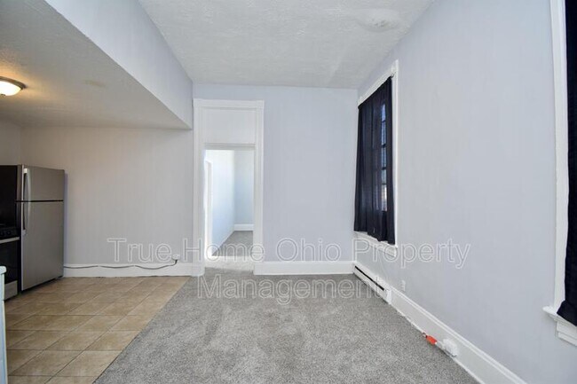 Building Photo - 2647 Colerain Ave