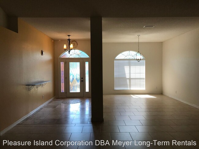 Foto del edificio - 3 br, 3 bath House - 25208 Lakeland Drive