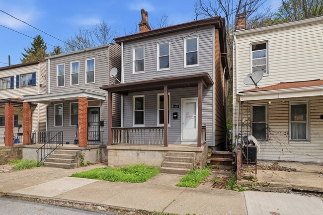 3 bed 1 bath - completely updated, great location, central air, laundry - 3 bed 1 bath - completely updated, great location, central air, laundry House