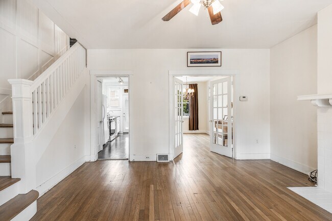 Photo - 323 W Penn Pl House