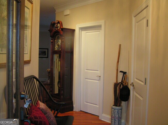 Foto del edificio - 136 Village Dr