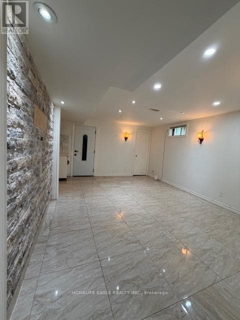 Building Photo - 366 Waratah Ave