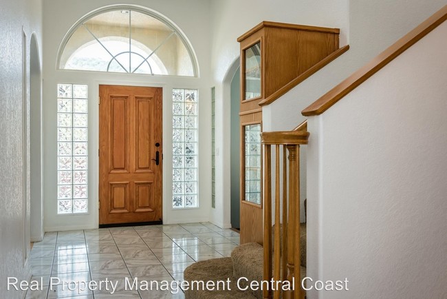 Foto del edificio - 7 br, 7 bath House - 180 E. Foothill Blvd.