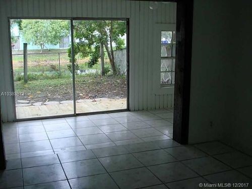Primary Photo - 1231 Seaview