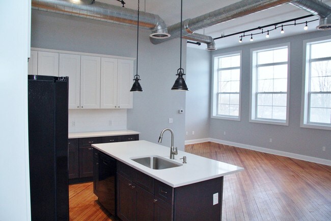 Foto del edificio - 321 E Williams St