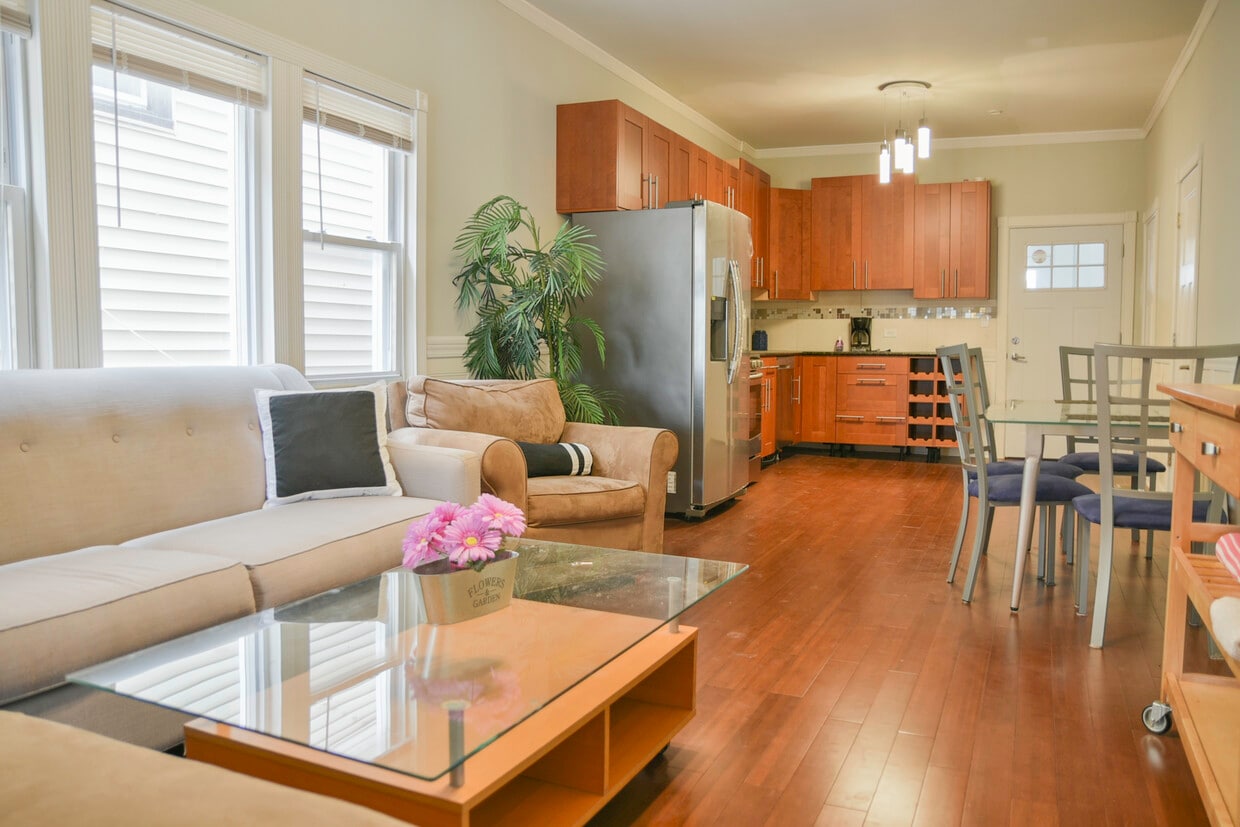 Primary Photo - 1846 N Mozart St