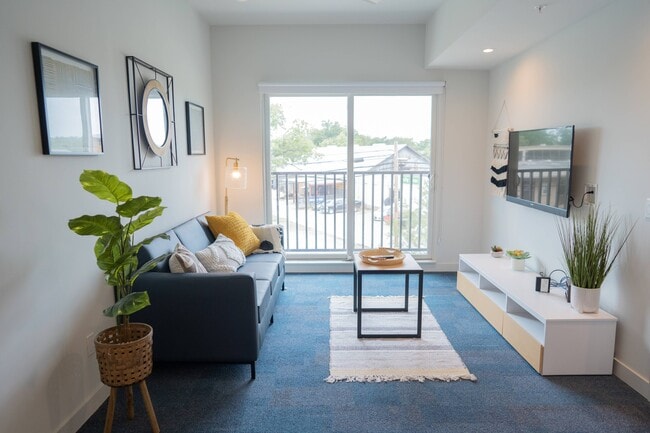 Apartments for Rent with High Ceilings in Downtown San Marcos, San