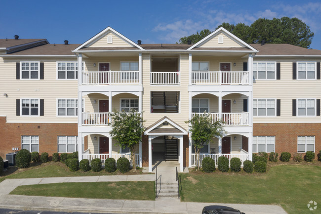 Building Exterior - The Columns at Hiram