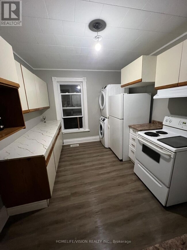 Building Photo - 157 Rutherford Ave