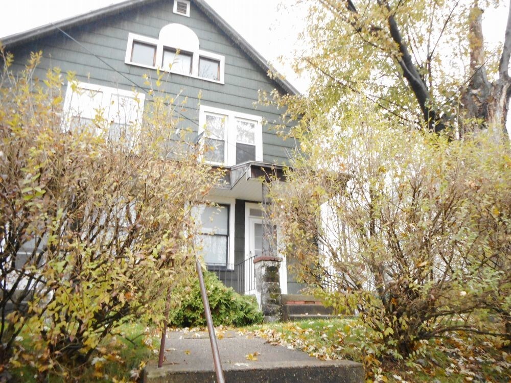 Two Bedroom Duplex Apartment for Rent in Canton, OH