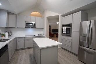Building Photo - 22922 Glenover Dr