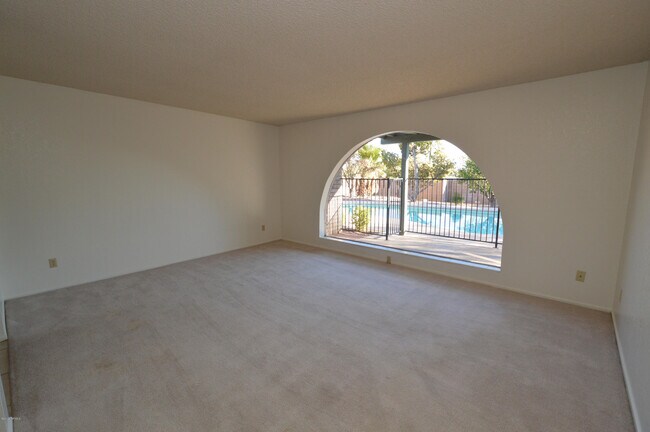 Building Photo - 7722 E Knollwood Cir