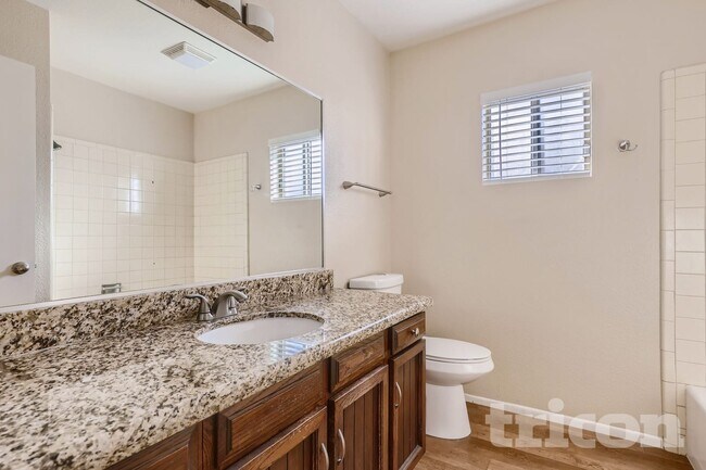 Foto del edificio - 4910 W Diana Ave