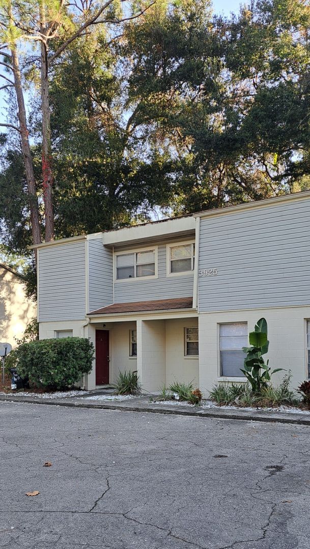 Foto del edificio - 3925 SW 26th Terrace