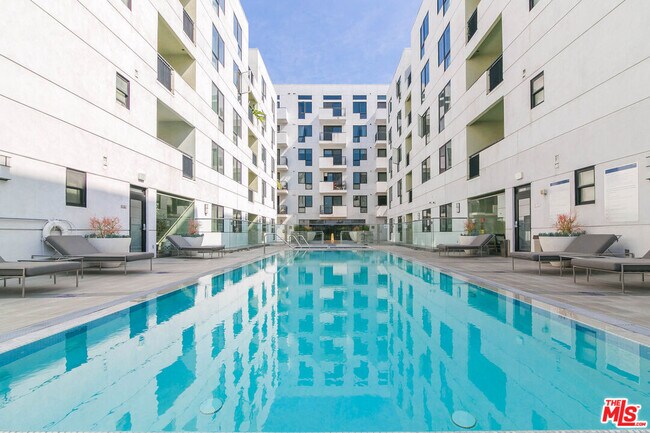 Building Photo - 1234 Wilshire Blvd