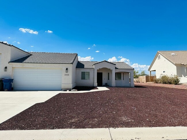 Building Photo - WINTER VACATION RENTAL Fully Furnished 3BD/2BA Bullhead City, AZ in Sunridge Estates