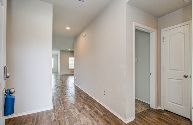 Building Photo - 20835 Medford Landing Ln