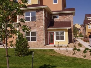 Building Photo - 1002 Lucca Dr