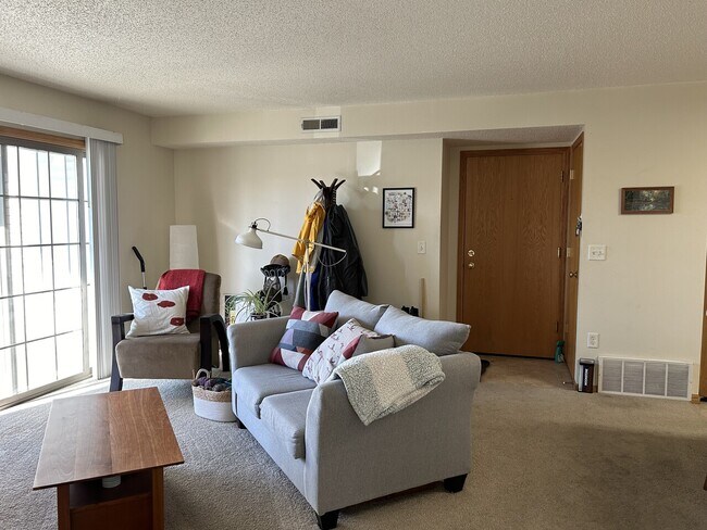 Building Photo - 2872 Coral Ct. Unit 203