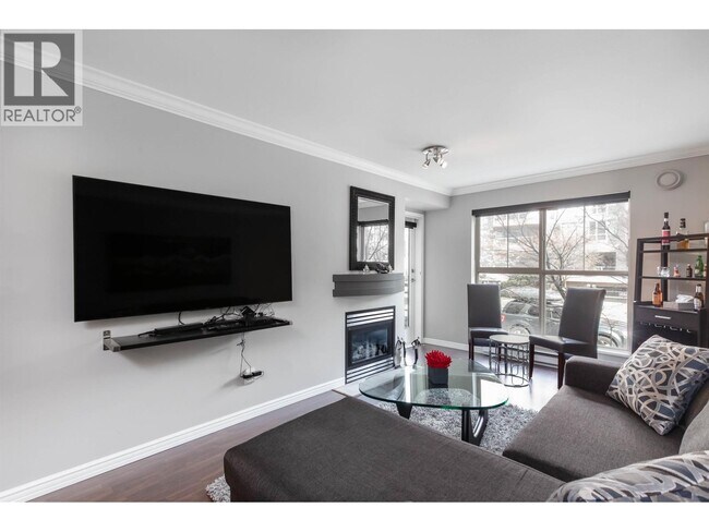 Photo du bâtiment - 332 Lonsdale Ave