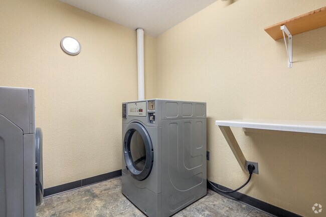 Lavadero - Clintonville Park Apartments
