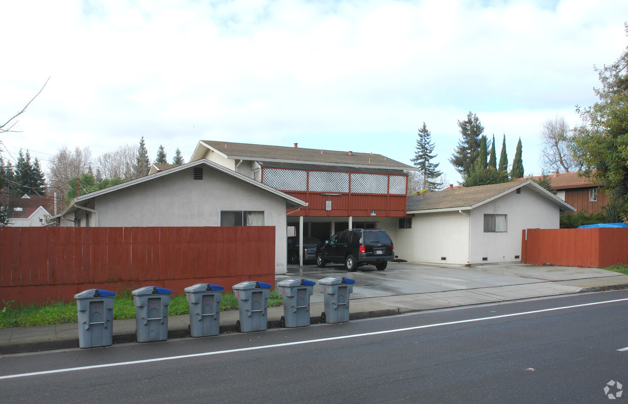 Foto principal - 2010 San Ramon Apartments