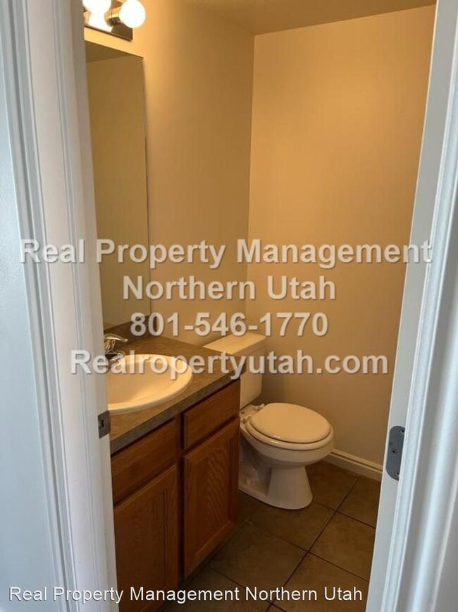 Building Photo - 3 br, 1.5 bath House - 2824 W 3965 S UNIT 70